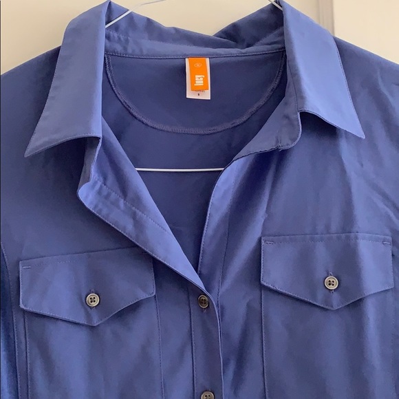 Never worn Lucy stretch button down - Picture 2 of 2